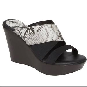 NWOT Charles David Wedges 9.5